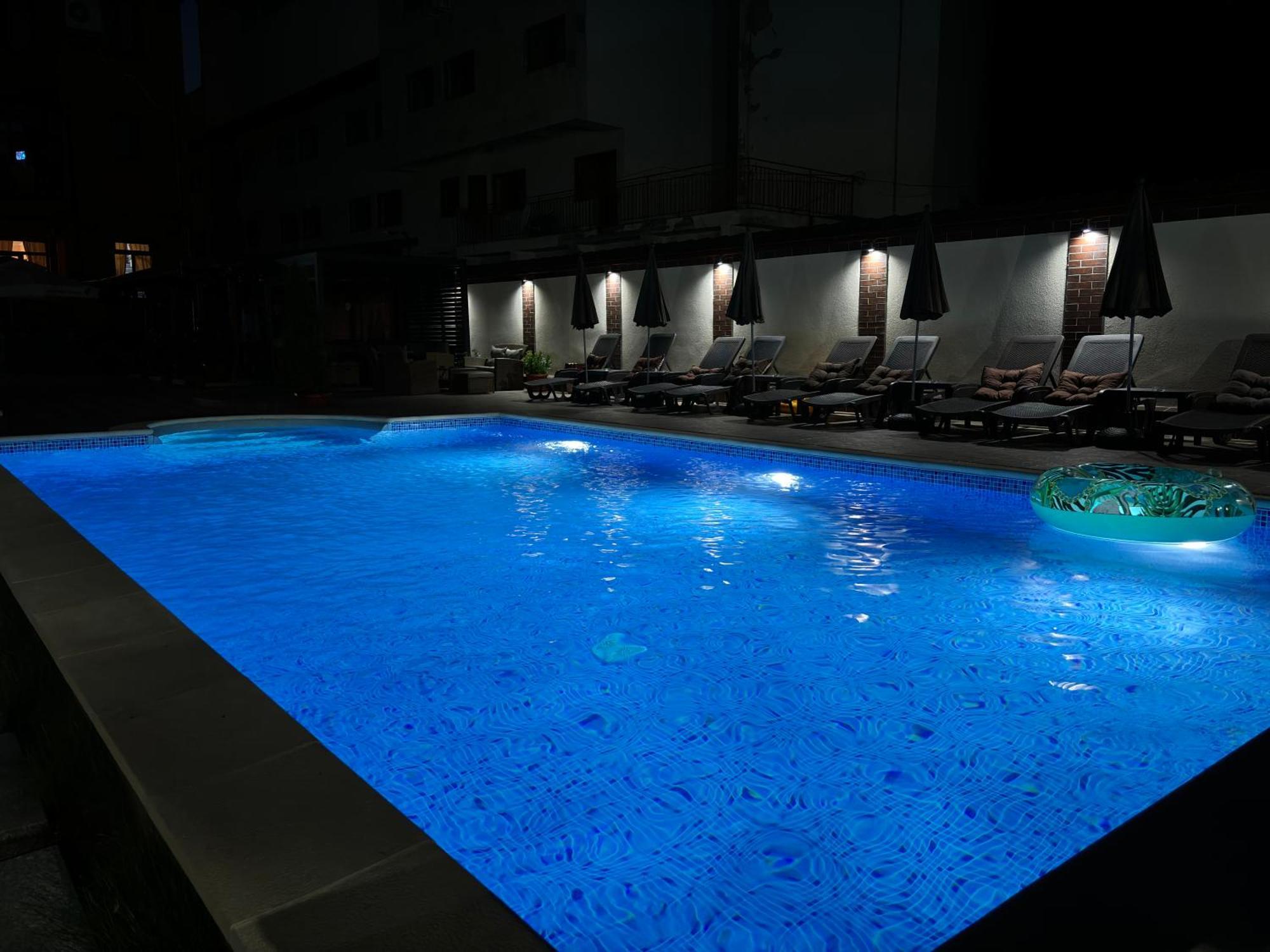 Hotel Rai Trjawna Exterior foto