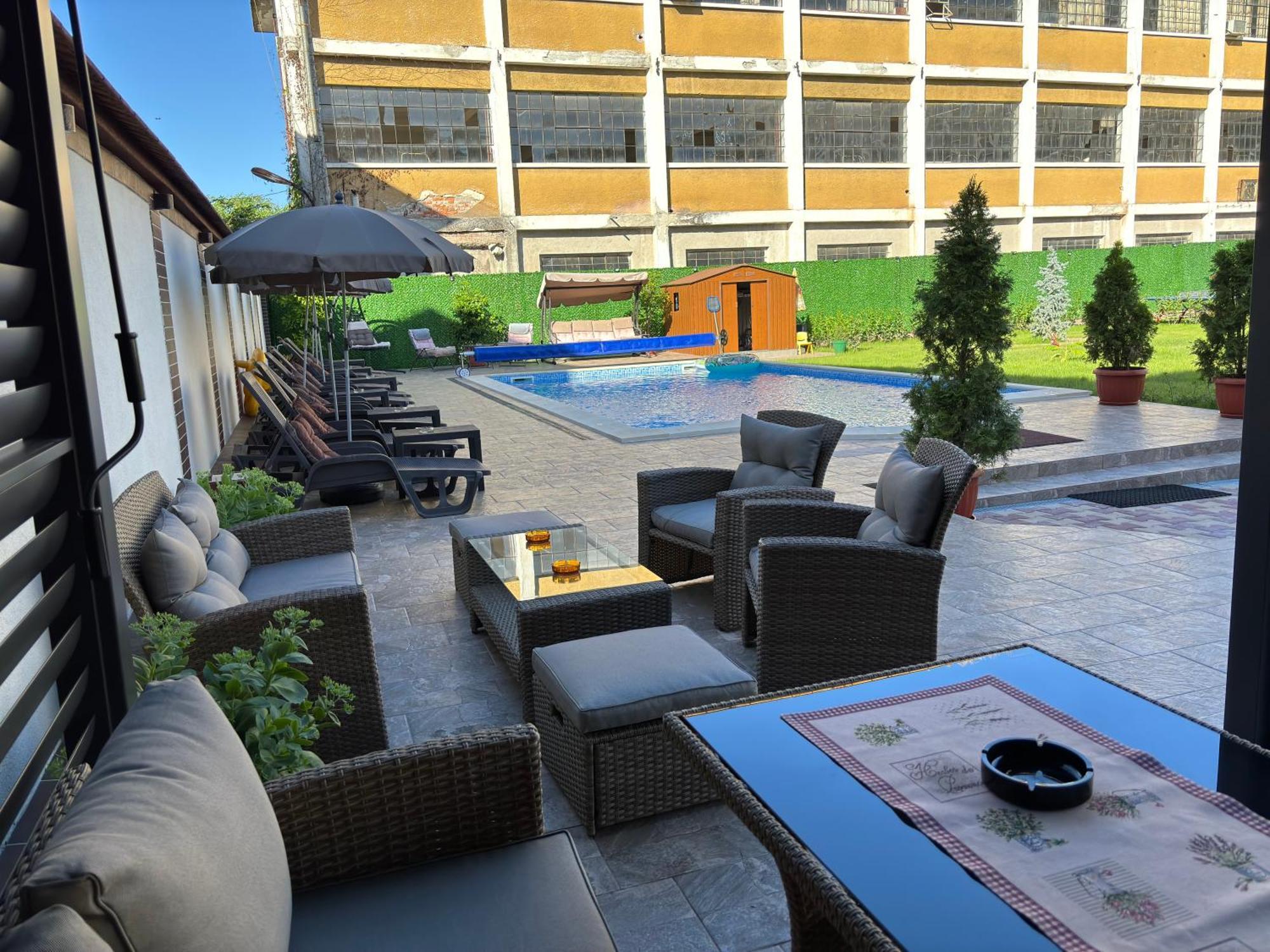 Hotel Rai Trjawna Exterior foto