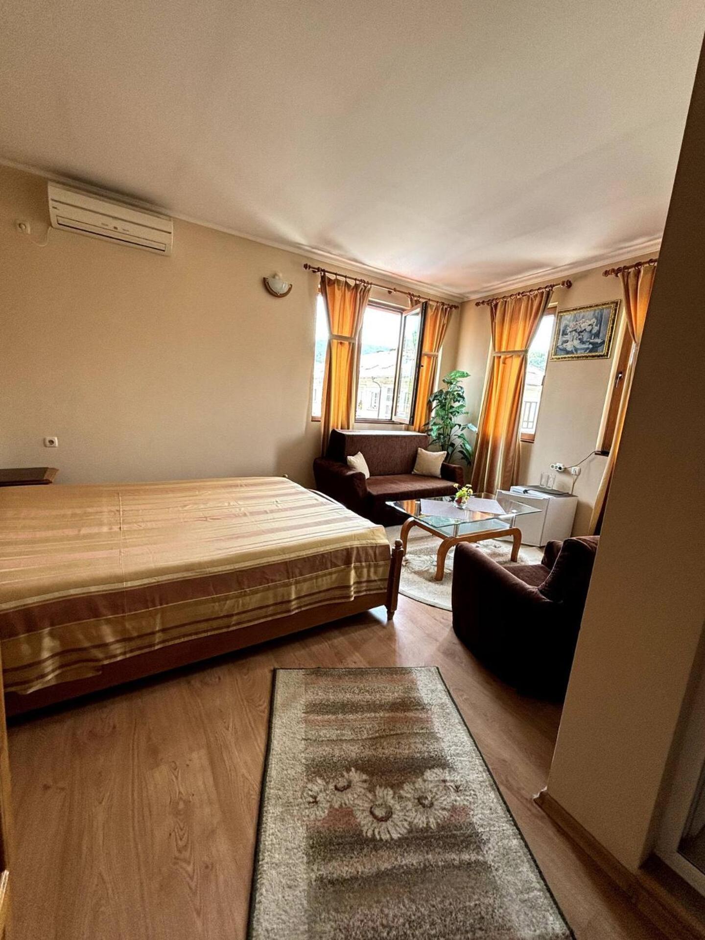 Hotel Rai Trjawna Exterior foto
